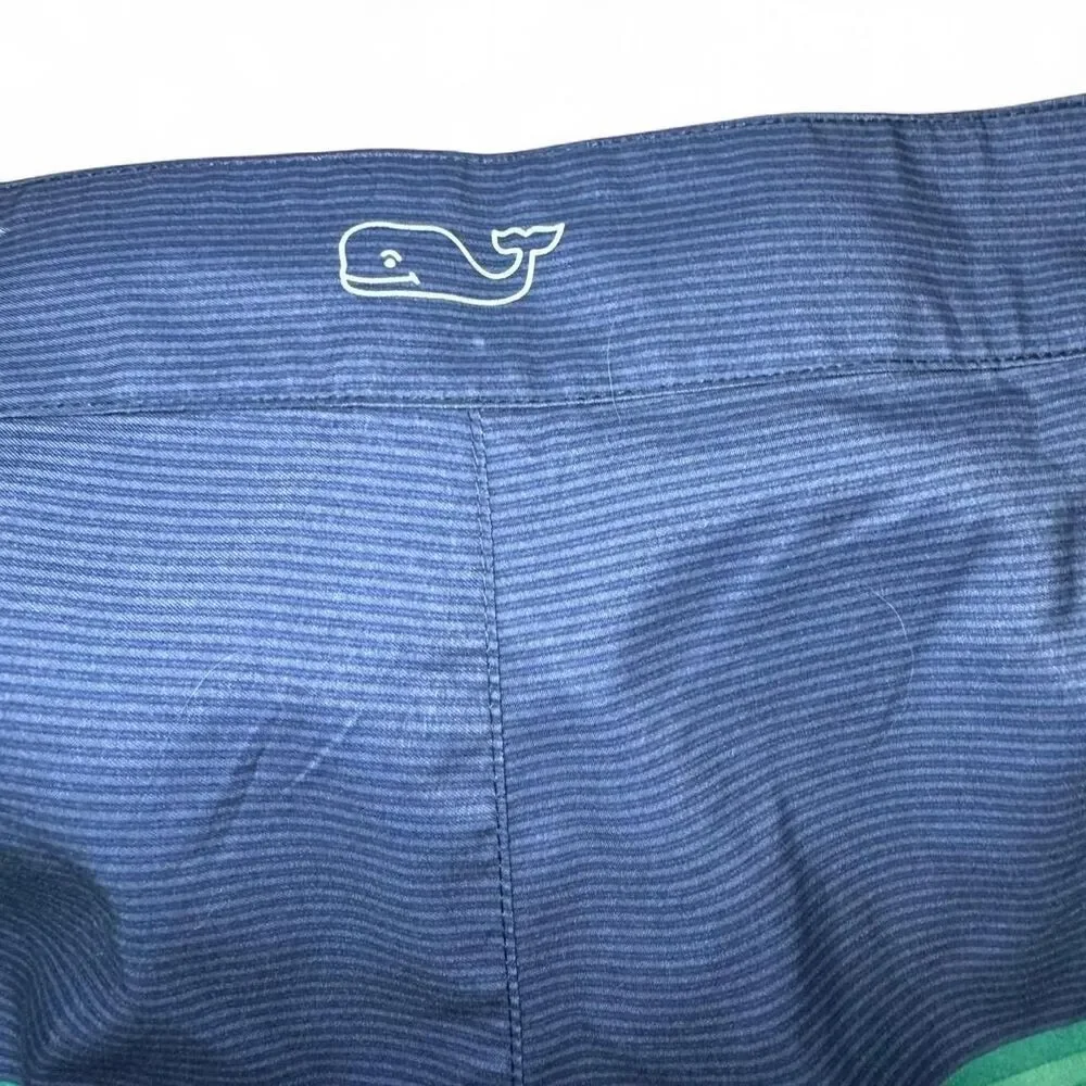 Vineyard Vines Men’s blue and green striped board shorts/swim trunks Size 40